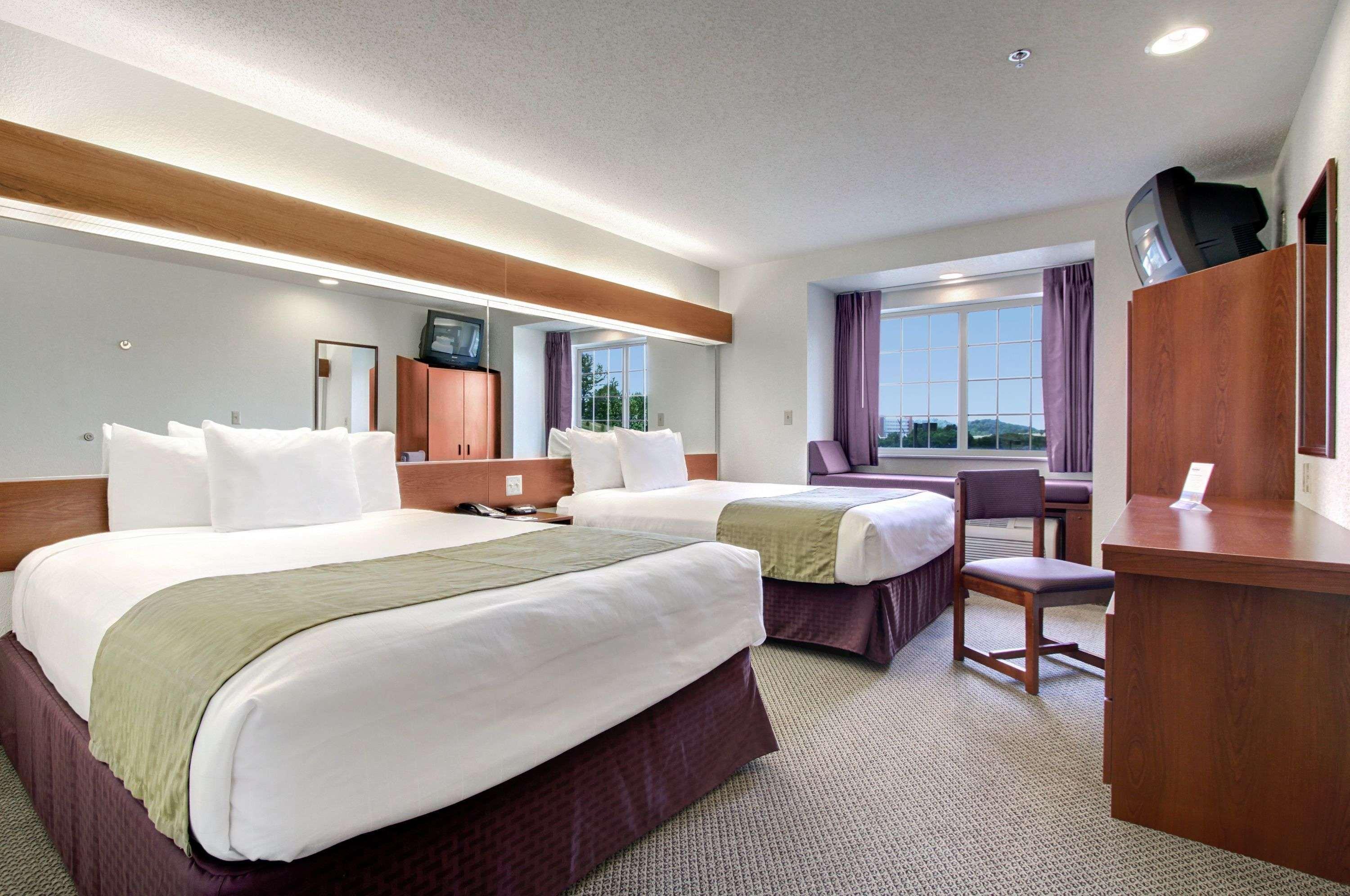 Microtel Inn & Suites By Wyndham Бриджпорт Стая снимка
